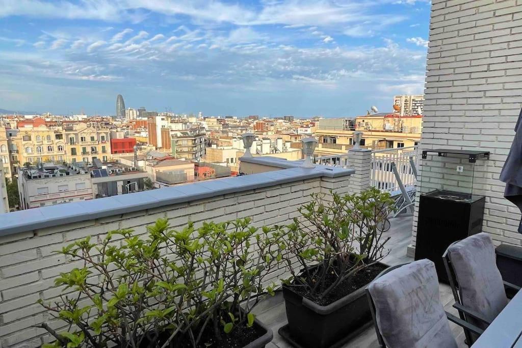 Spacious Penthouse With Big Private Terrace & View