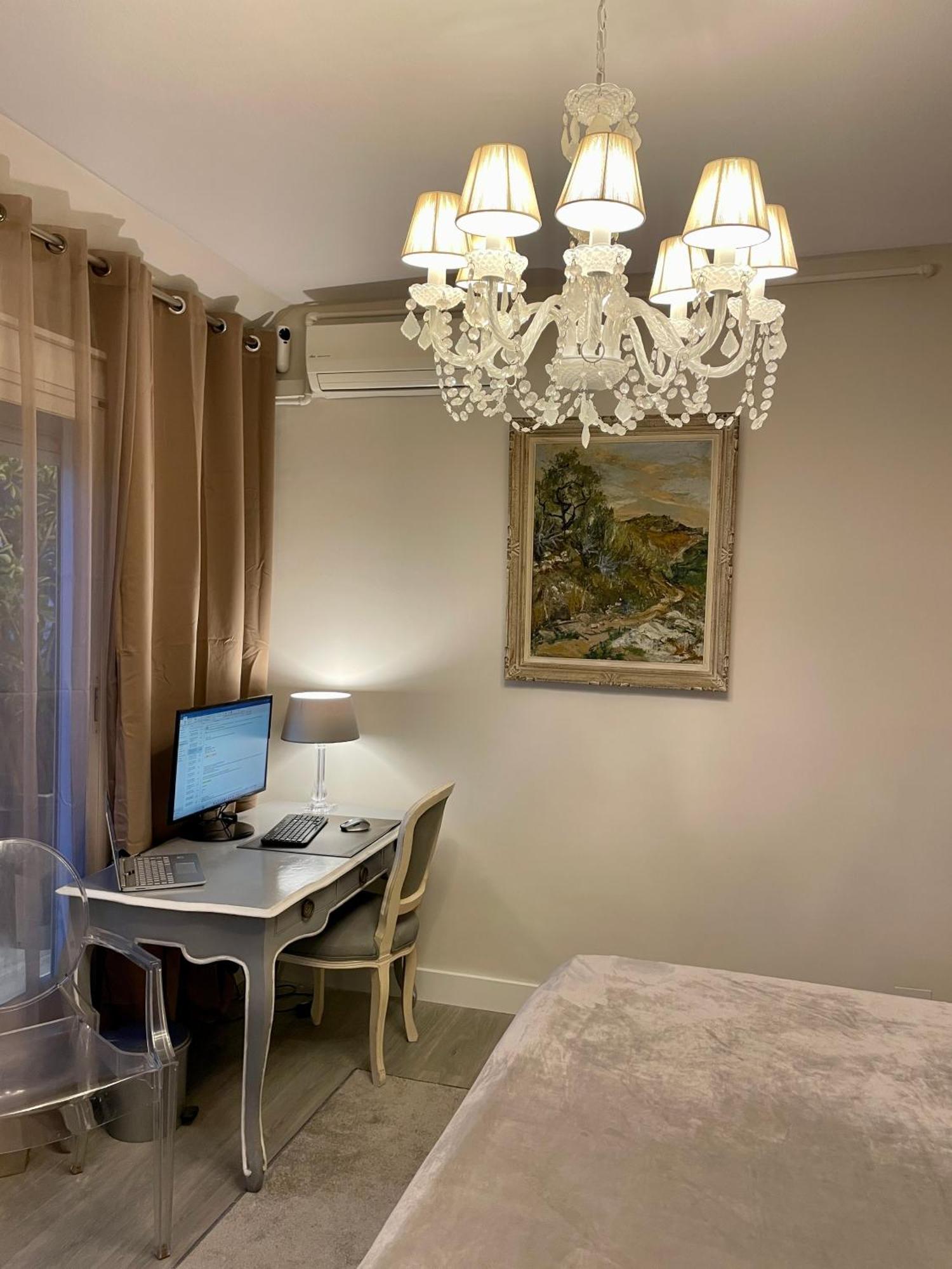 Spacious Penthouse With Big Private Terrace & View Apartamento